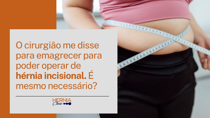 Pessoa mede a circunferência da cintura com fita métrica, evidenciando sobrepeso ou obesidade.